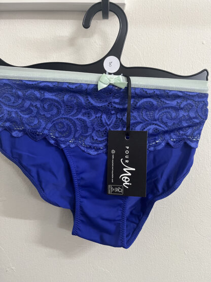 Pour Moi Romance Brief - Image 13