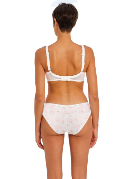 Freya Daydreaming Brief - Image 3