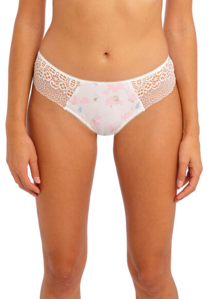 Freya Daydreaming Brief